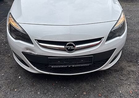Opel Astra J Lim. 5-trg. Edition