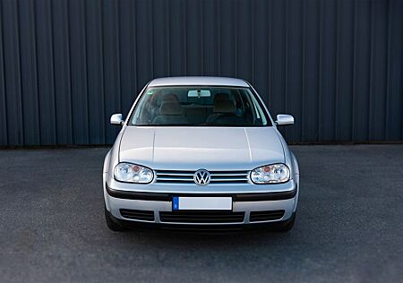 VW Golf Volkswagen IV 2.0 Automatik Top gepflegt wenig KM