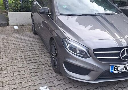 Mercedes-Benz B 180 AMG Line AMG Line