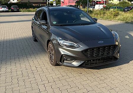 Ford Focus 1,5 EcoBoost 110kW ST-Line Turnier ST-Line
