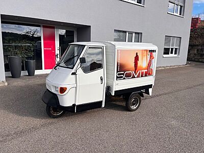 Piaggio Vespa Ape 50 mit Soundanlage & Kühlschrank