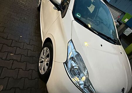 Peugeot 208 1.0 VTi - TÜV neu