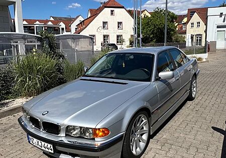 BMW 735i E38 V8 *Facelift 2001 Modell*