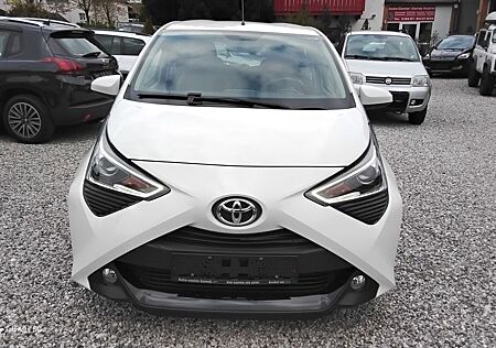 Toyota Aygo (X) Aygo -play club Navi Kamera