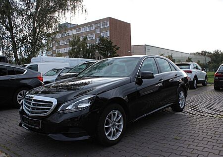 Mercedes-Benz E 200 CGI BlueEfficiency Lim.° PDC° Temp °StzH