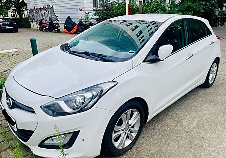 Hyundai i30 Style 1.6 CRDi 81kW Automatik, Navi, 8 fach