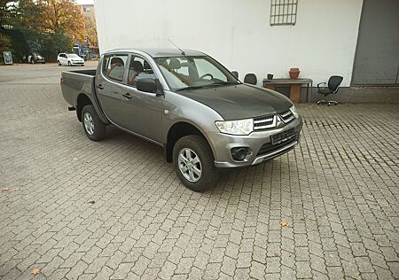 Mitsubishi L200 gebraucht kaufen Mitsubishi L200 4 türig Klima