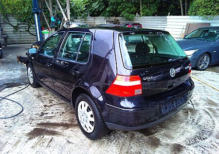 VW Golf Volkswagen 1.6 FSI Comfortline KLIMA