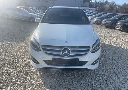 Mercedes-Benz B 200 d 4Matic Edition B*Navi*Pano*AHK*RFK*LED!