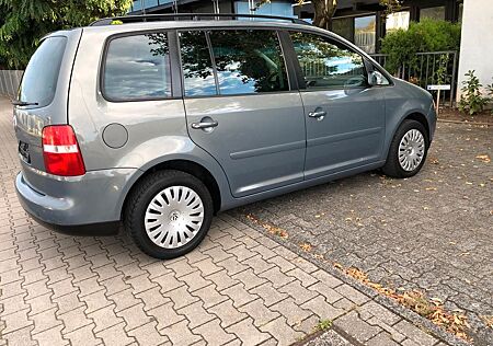 VW Touran Volkswagen 1.9 TDI DPF Trendline Keine Rost. TÜV.G.Z
