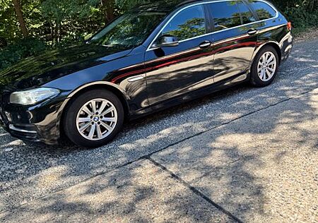BMW 530d Touring A -