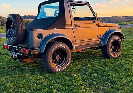 Suzuki SJ Samurai Deluxe Cabrio Deluxe