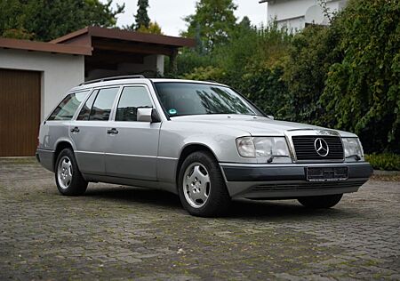 Mercedes-Benz E 300 TOP Zustand 220 PS