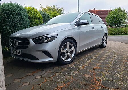 Mercedes-Benz B 220 -4matic DCT