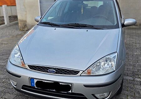 Ford Focus gebraucht kaufen Ford Focus 1.8 Ghia MK1