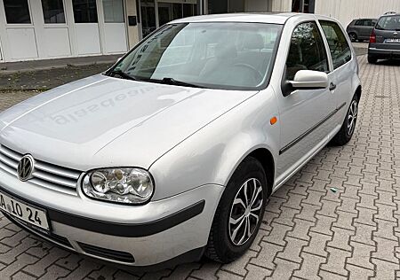 VW Golf Volkswagen 1.6 Automatik TÜV, Reifen & Service NEU