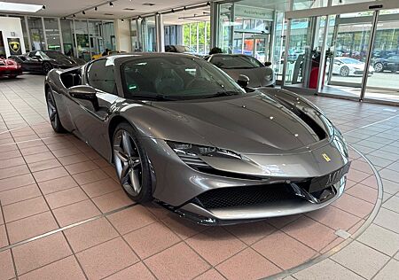 Ferrari SF90 VOLLCARBON/LIFT/HIFI/GARANTIE