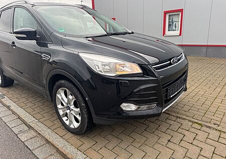 Ford Kuga Titanium 1.6 Benzin