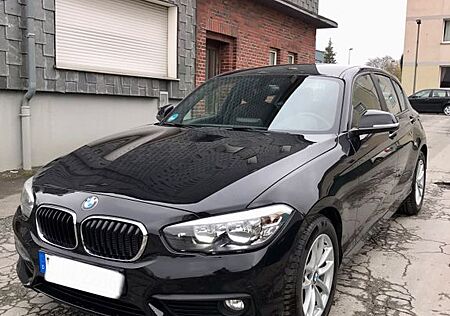 BMW 116i Sport Line LED Navi Klimaauto SHZ PDC AHK