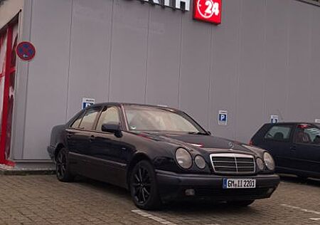 Mercedes-Benz E 290 TD CLASSIC Classic