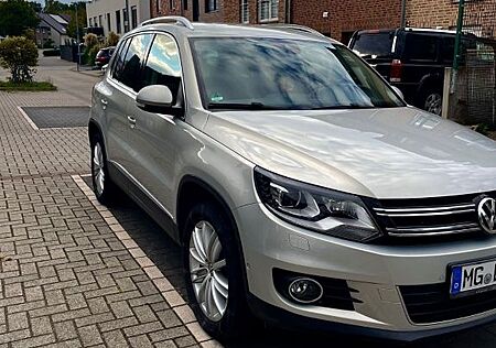 VW Tiguan Volkswagen 2.0 TDI DSG 4MOT. / Tüv, Bremsen - Neu