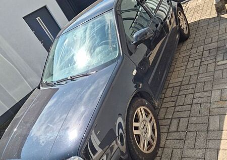VW Golf Volkswagen 1.6 - Tüv 03/26