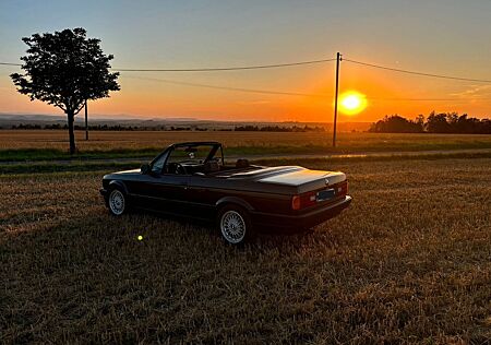BMW 320i Cabrio e30