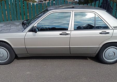 Mercedes-Benz 190