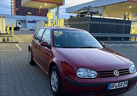 VW Golf Volkswagen 1.4 Basis