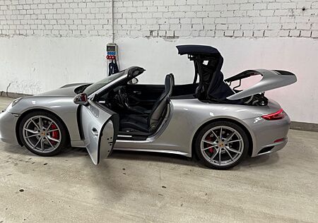 Porsche 991 Carrera 4 GTS Cabriolet PDK