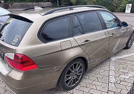 BMW 320i 3 Touring Automatik