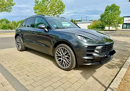 Porsche Macan EZ 21 ACC Bose AHK 21 Zoll Reifen Neu