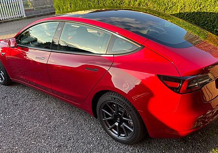 Tesla Model 3 Hinterradantrieb RWD, 8 Reifen, Zubehör