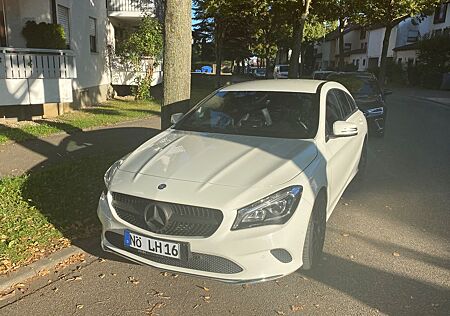 Mercedes-Benz CLA 200 Shooting Brake Urban