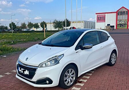 Peugeot 208 1.6 Style BlueHDi 100 STOP & START Style