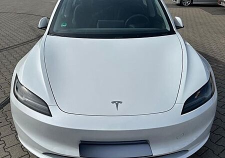 Tesla Model 3 Hinterradantrieb Standard Range Highland