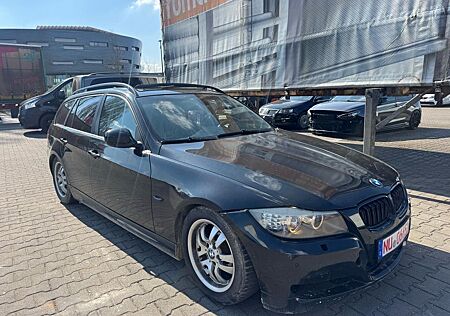 BMW 320d 320 Baureihe 3 Touring +NAVI+XENON+PANO+AHK