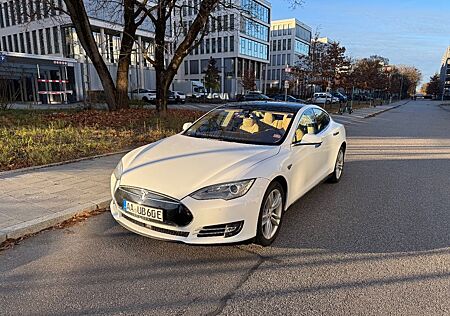 Tesla Model S 85 - free SuC