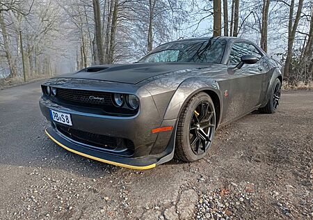 Dodge Challenger 6,4 SRT Scat Pack White Body