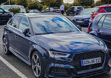 Audi A3 35 TFSI 3x S line Sportback Cosmos Blau