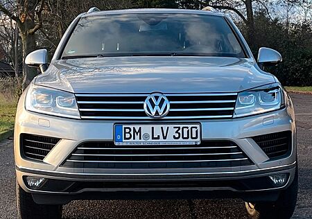VW Touareg Volkswagen 3.0 V6 TDI R-Line Pano AHK Navi Dynaudio