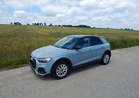 Audi A1 30 TFSI S tronic allstreet Navi 8xALU Kamera