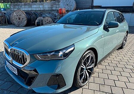 BMW i5 eDrive40 Touring - M-Sport - Werksgarantie