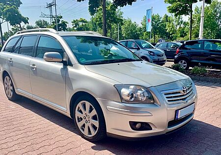 Toyota Avensis 2.0 D-4D, Familienauto TÜV 2026