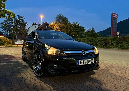 Opel Astra H 1.8 GTC OPC Line