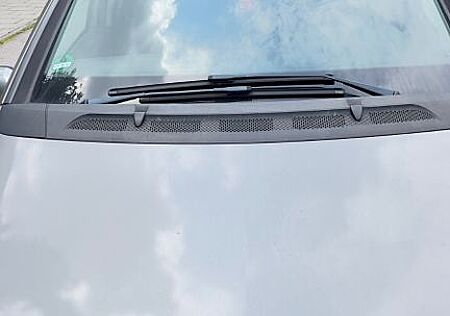 Mercedes-Benz B 200 -
