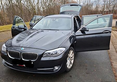 BMW 520d Touring-Panorama -AHK -8-fach bereift