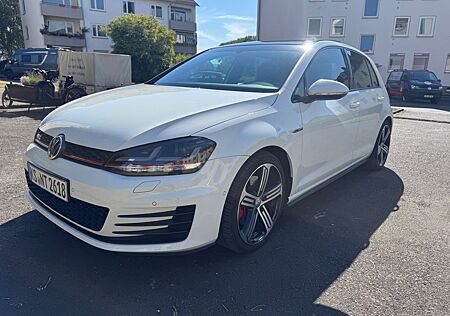VW Golf Volkswagen 2.0 TSI BMT GTI GTI
