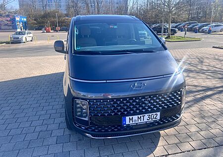 Hyundai Staria 2.2 CRDi Signature Automatik 4WD Sign...