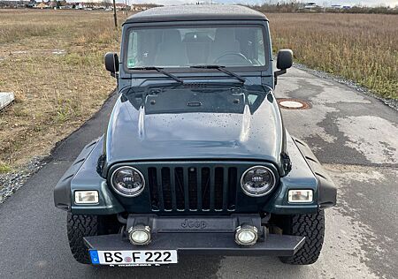 Jeep Wrangler TJ langversion sehr selten 4.0Automatik